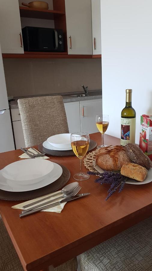 Apartman Nicol Ližnjan Exteriör bild