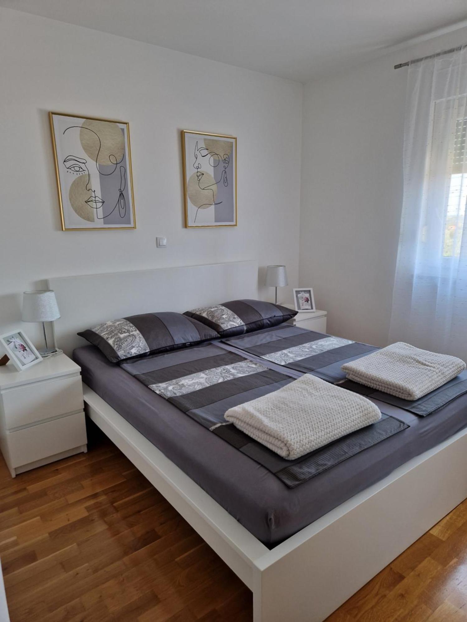 Apartman Nicol Ližnjan Exteriör bild